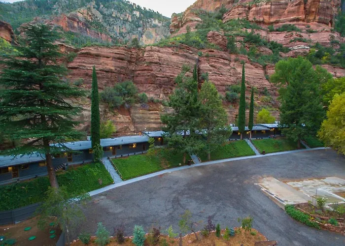 Destination Oak Creek * Sedona